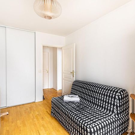Guestready - Red Letters In Montrouge Apartment Bagian luar foto